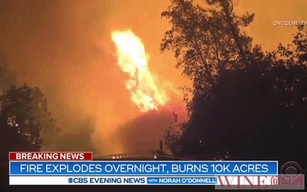 <b>加州索诺玛突发重大野火，一夜烧焦16000多英亩</b>