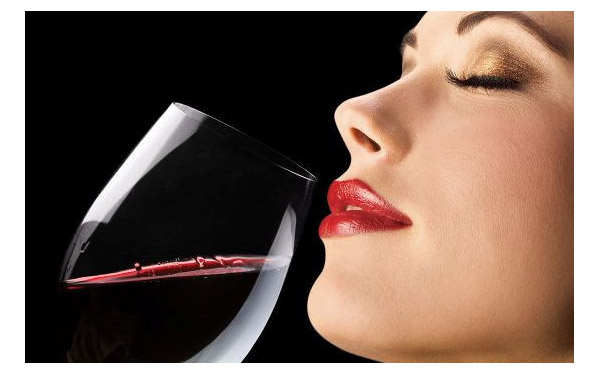 <b>● 为什么进口葡萄酒的保质期是10年？</b>